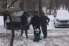 Сотрудники московской полиции по горячим следам задержали подозреваемых в разбое