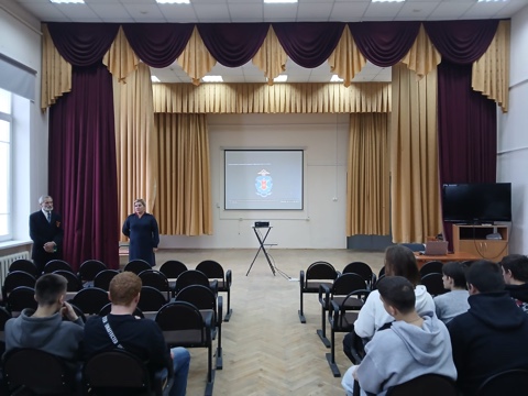 Полицейские провели профилактическое мероприятия в дорожном колледже имени А.А Николаева.