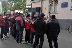 Беседа с трудовыми мигрантами