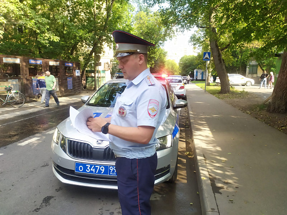 Полицейские севера Москвы задержали подозреваемого в повреждении чужого имущества