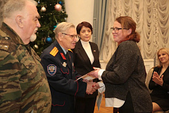 Общественники УВД по САО вручили благодарственные письма участникам  всероссийской акции «Своих не бросаем»