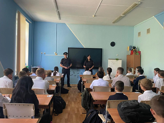 Госавтоинспекторы Северного округа Москвы проводят профилактические мероприятия в школах