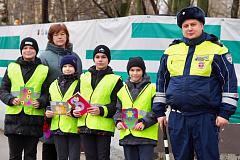 На севере столицы сотрудники Госавтоинспекции провели акцию «8 Марта-в каждый дом»